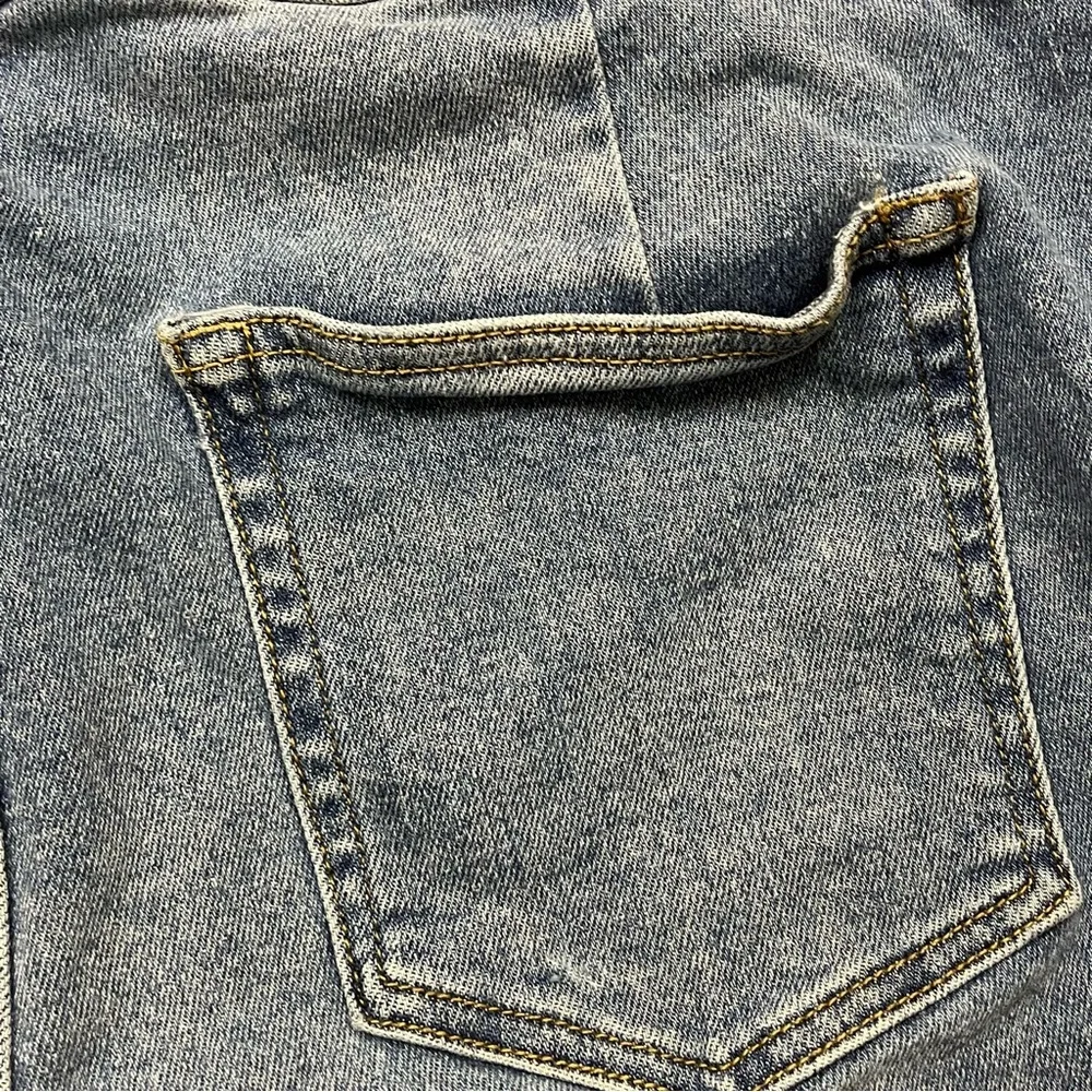 Ava & Viv Light wash Overall Shorts Size 20 - Picture 9 of 9